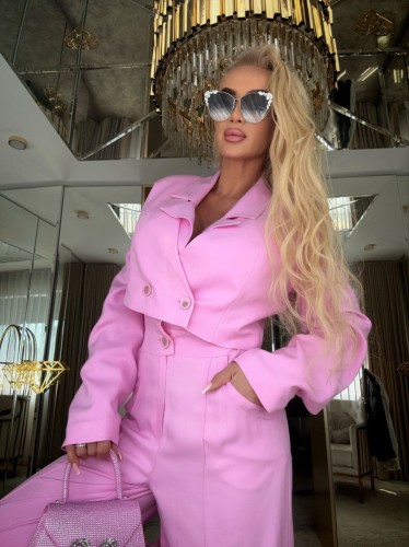 emily-blazer-krotsza-rozowa-marynarka-z-dekoltem- (2).jpg